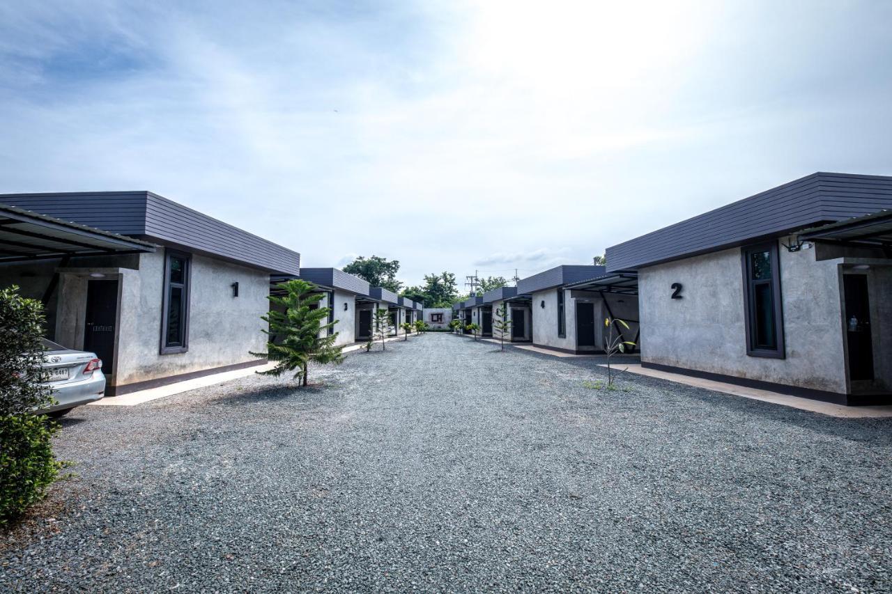 Hotel The Loft House Sakaeo à Watthana Nakhon Extérieur photo